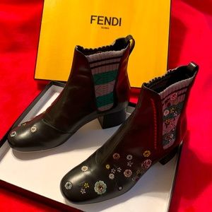 Fendi black leather boots w embroidery